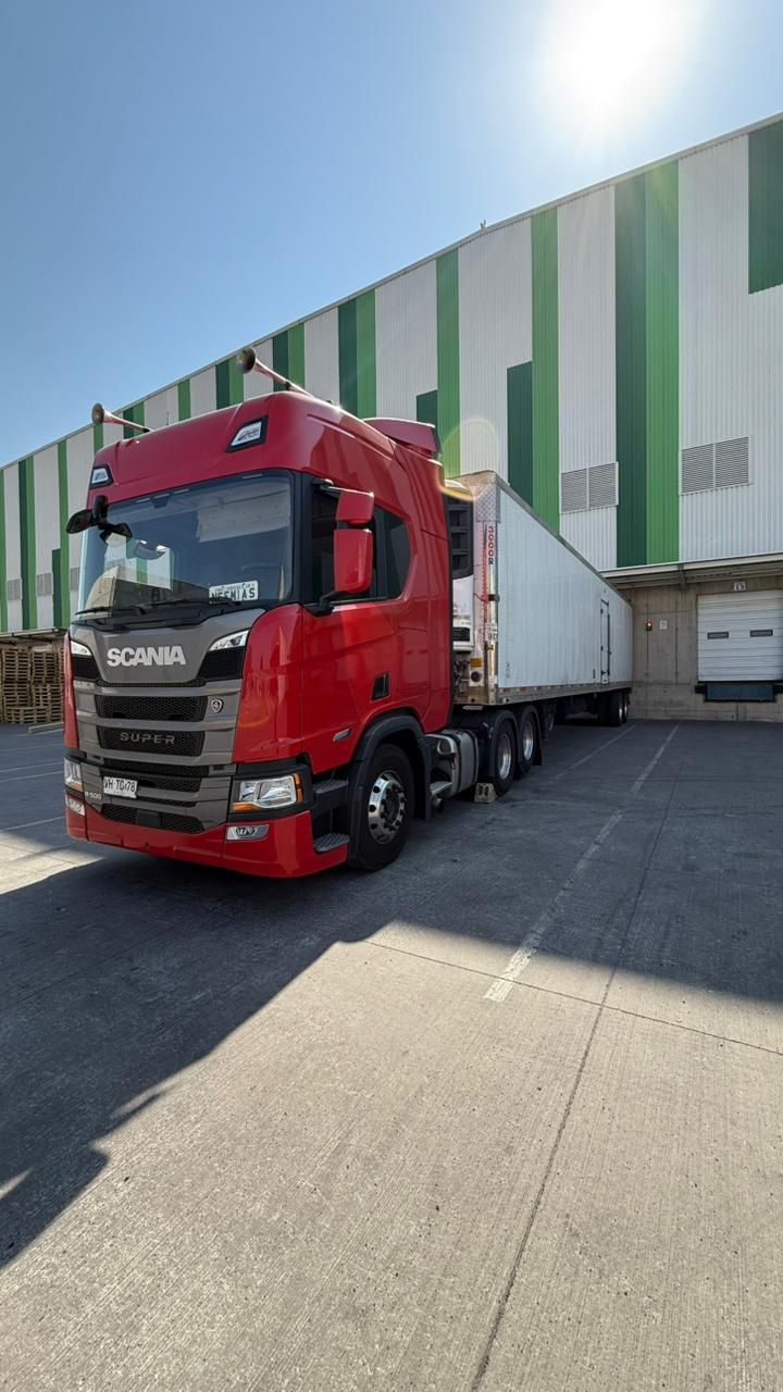 Tractocamión Scania 500R Super rojo de la flota TFM